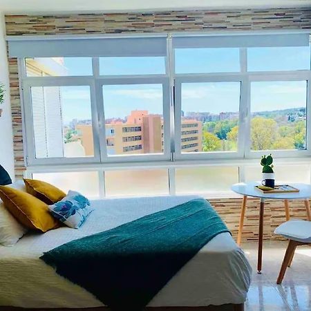 Alterhome Luminoso Estudio Con Piscina Y Maravillosas Vistas ตอร์เรโมลิโนส ภายนอก รูปภาพ